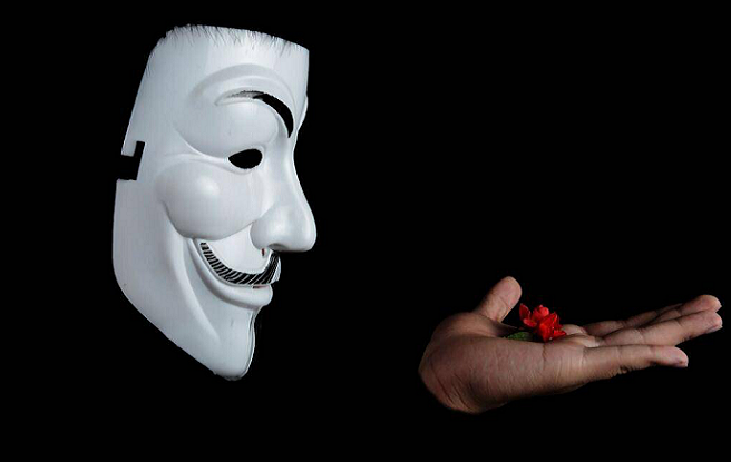 “拼单名媛群”引发全网关注，人设产业链会就此止步吗？