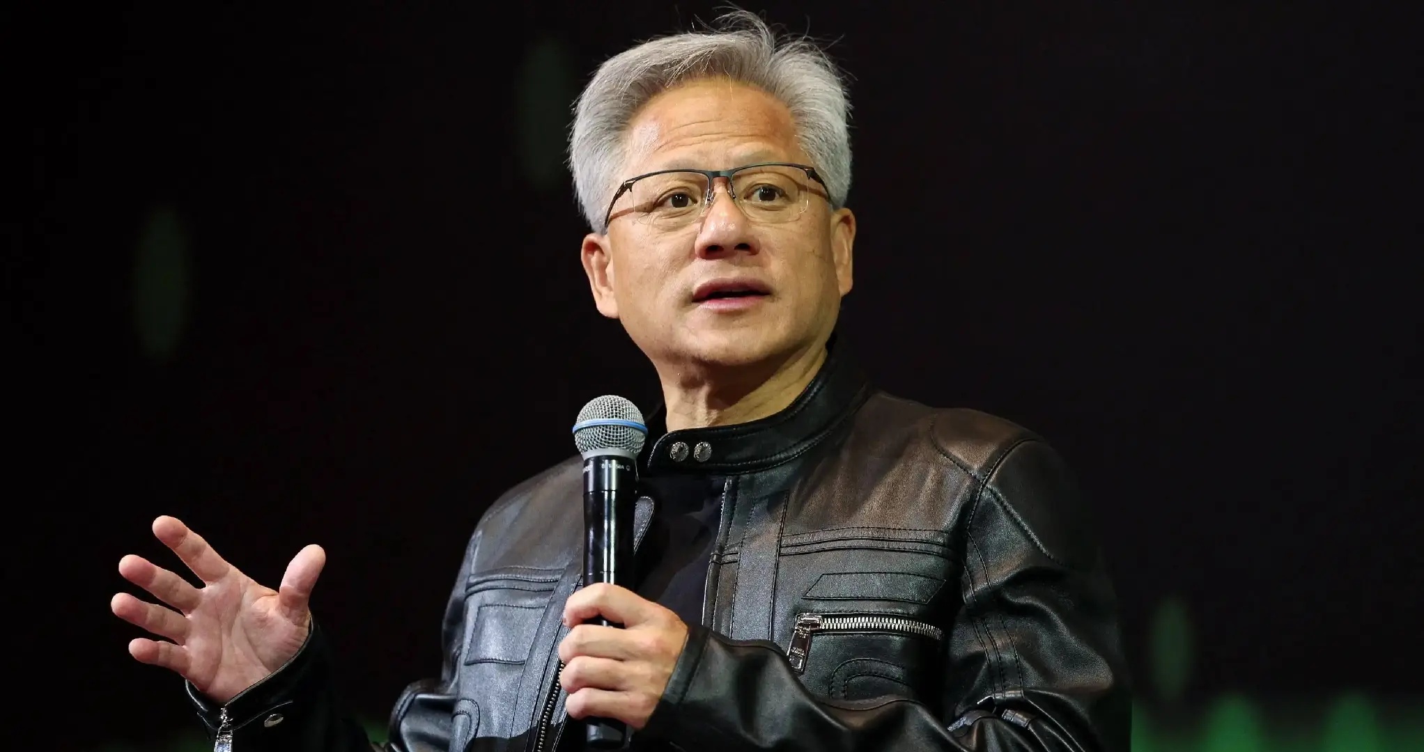 黄仁勋热麦乌龙：特朗普来电被员工听见